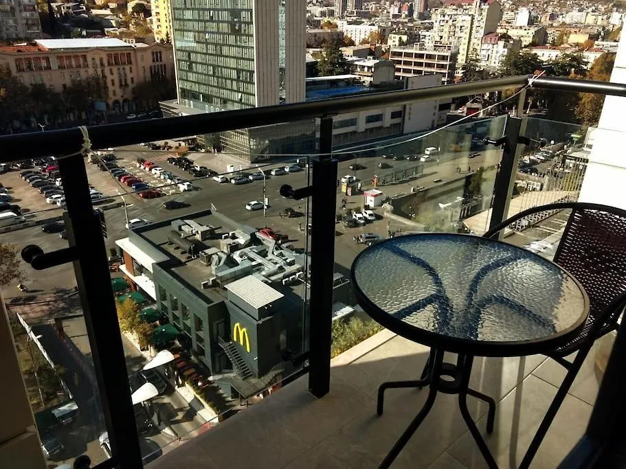 Shota'S Lejlighed Tbilisi